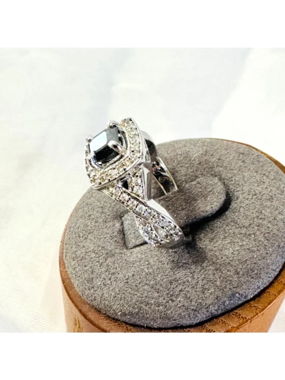 Dark Green Garnet Sterling Silver 925 CZ Halo Ring Twist Shoulders Size 7.25